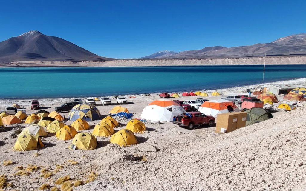 ojos-del-salado-14-days-laguna-verde-base-camp